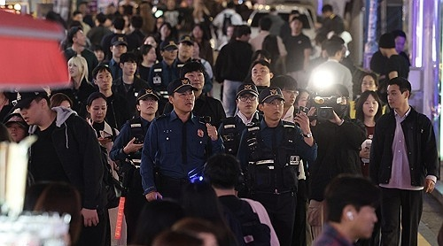 韓警方嚴(yán)打萬圣節(jié)期間售賣及穿警服行為，梨泰院踩踏事故曾因民眾裝扮成警察致應(yīng)對(duì)遲緩